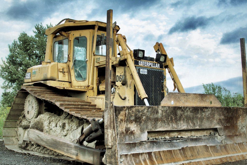 Renta de tractor de orugas (bulldozer) clase D6
